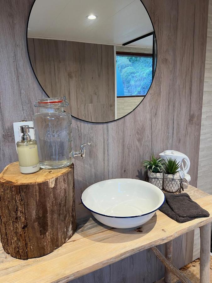 Bulle Time Flies - Logement Insolite Hotell Bouillon Eksteriør bilde